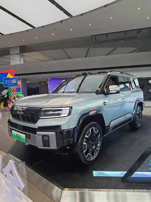 重庆229比亚迪方程豹硬派越野的爆款，英菲尼迪35周年与你共成长